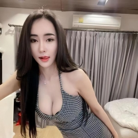 美乳小骚女玲儿