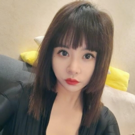 大屁股年轻御姐